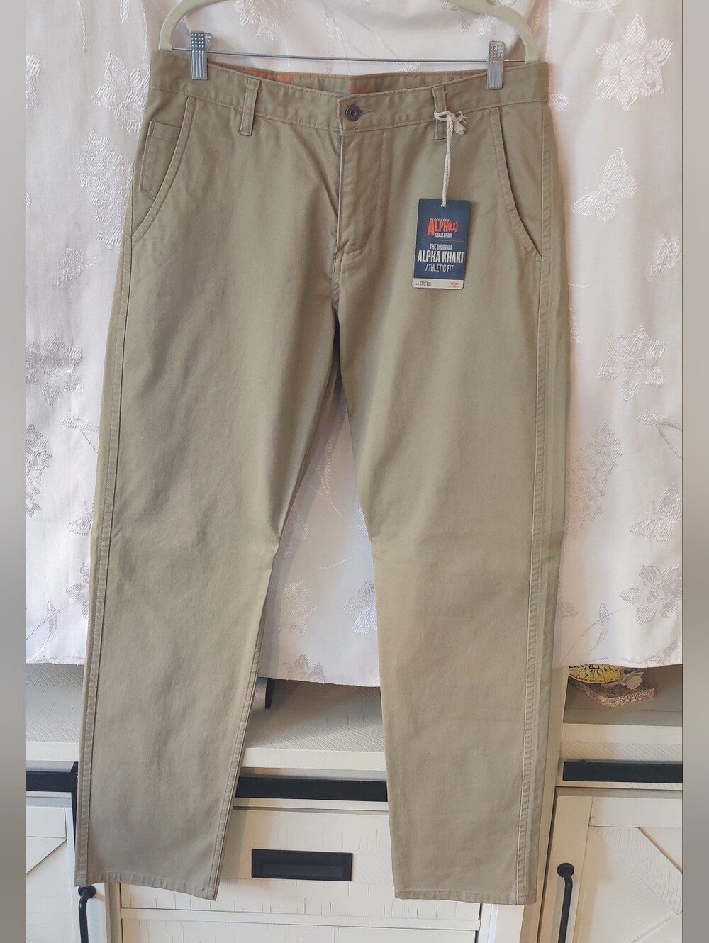 Dockers Mens Alpha Khaki Athletic Fit W33xL32